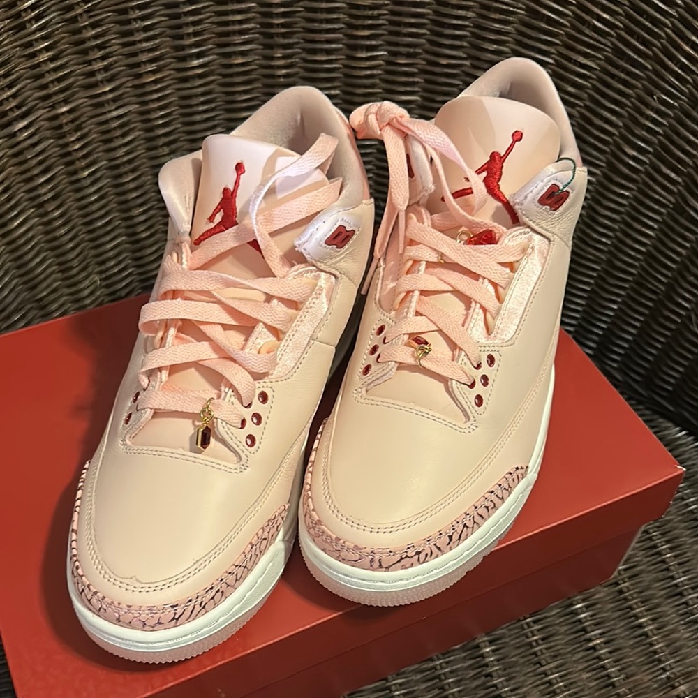 WOMENS AIR JORDAN 3 RETRO VDAY